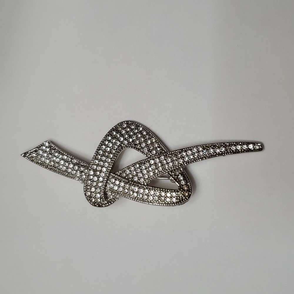 Clear Rhinestone Ribbon Brooch - Picture 8 of 9